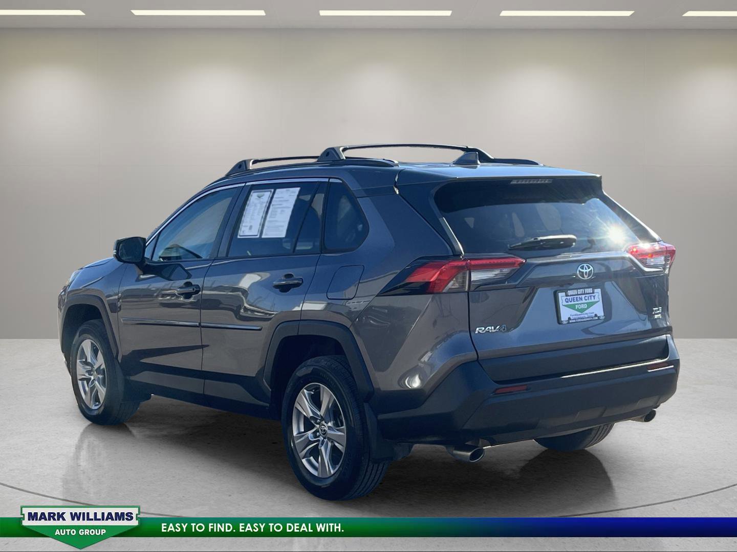 Used 2022 Toyota RAV4 XLE image 5