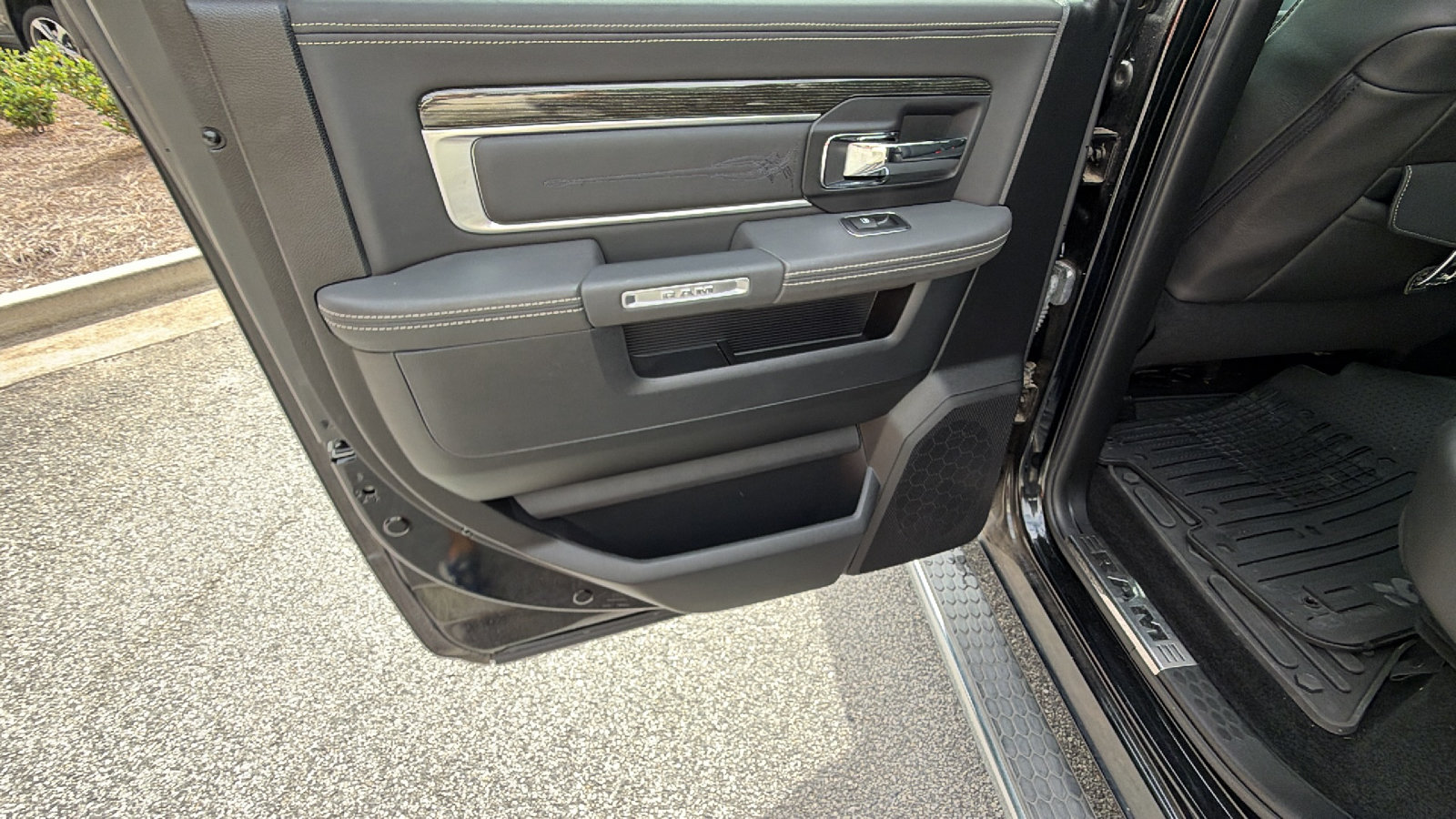 Used 2015 RAM 1500 Limited AWD/4WD image 22