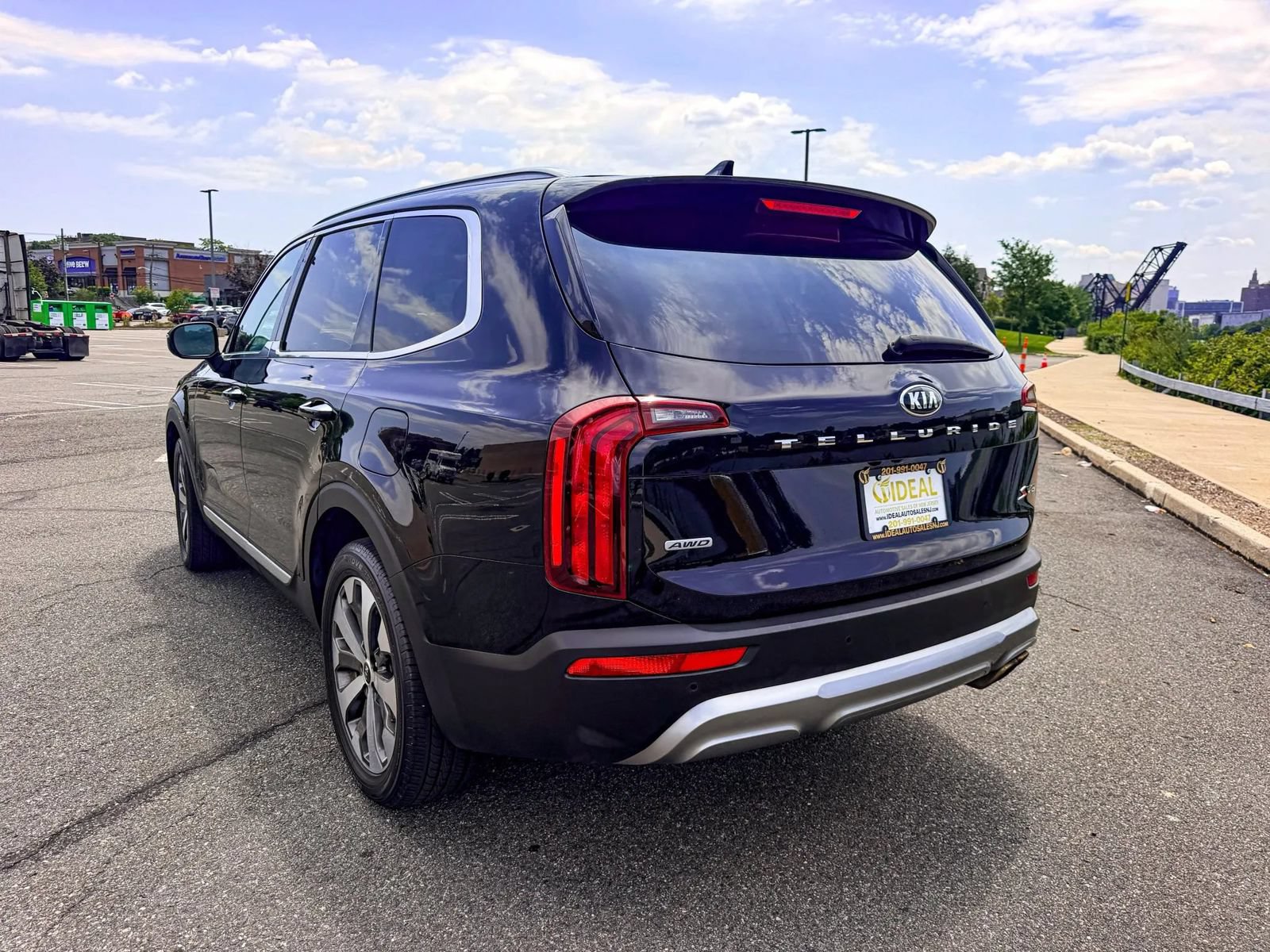 Used 2021 Kia Telluride S AWD/4WD image 5