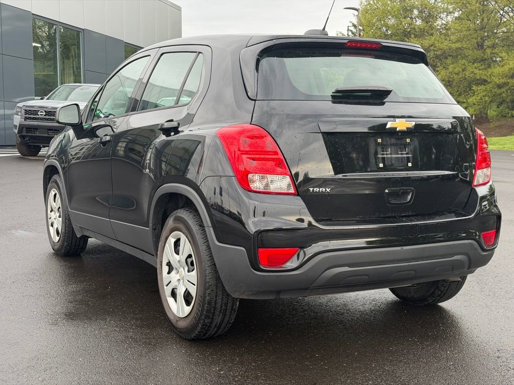Used 2017 Chevrolet Trax LS FWD image 4