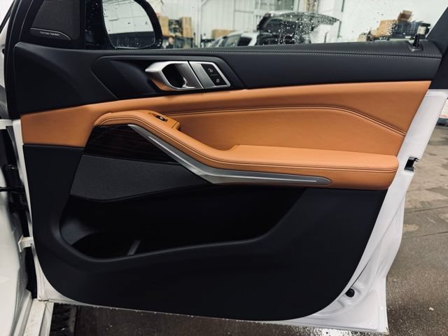 New 2026 BMW X5 xDrive40i w/ M Sport Package AWD/4WD image 19