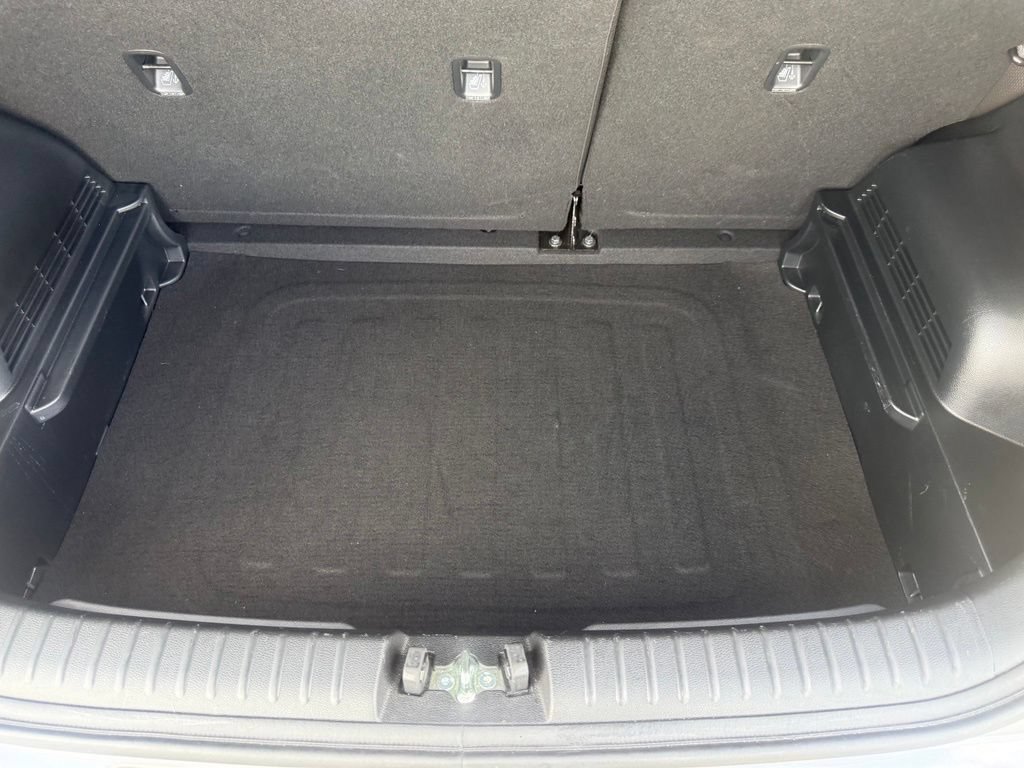 Used 2025 Kia Soul LX w/ LX Technology Package FWD image 37