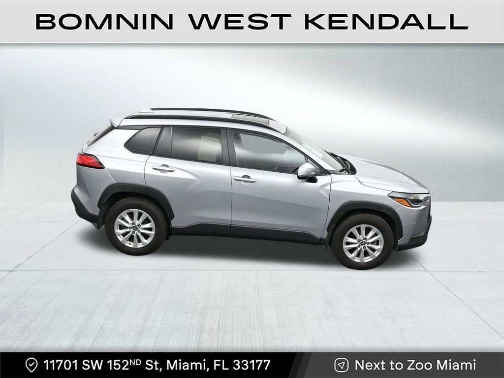 Used 2024 Toyota Corolla Cross LE image 18