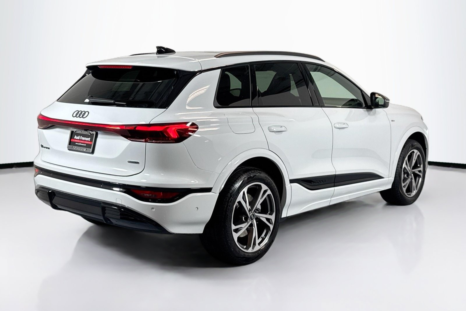 New 2027 Audi Q6 e-tron Premium Plus AWD/4WD image 5