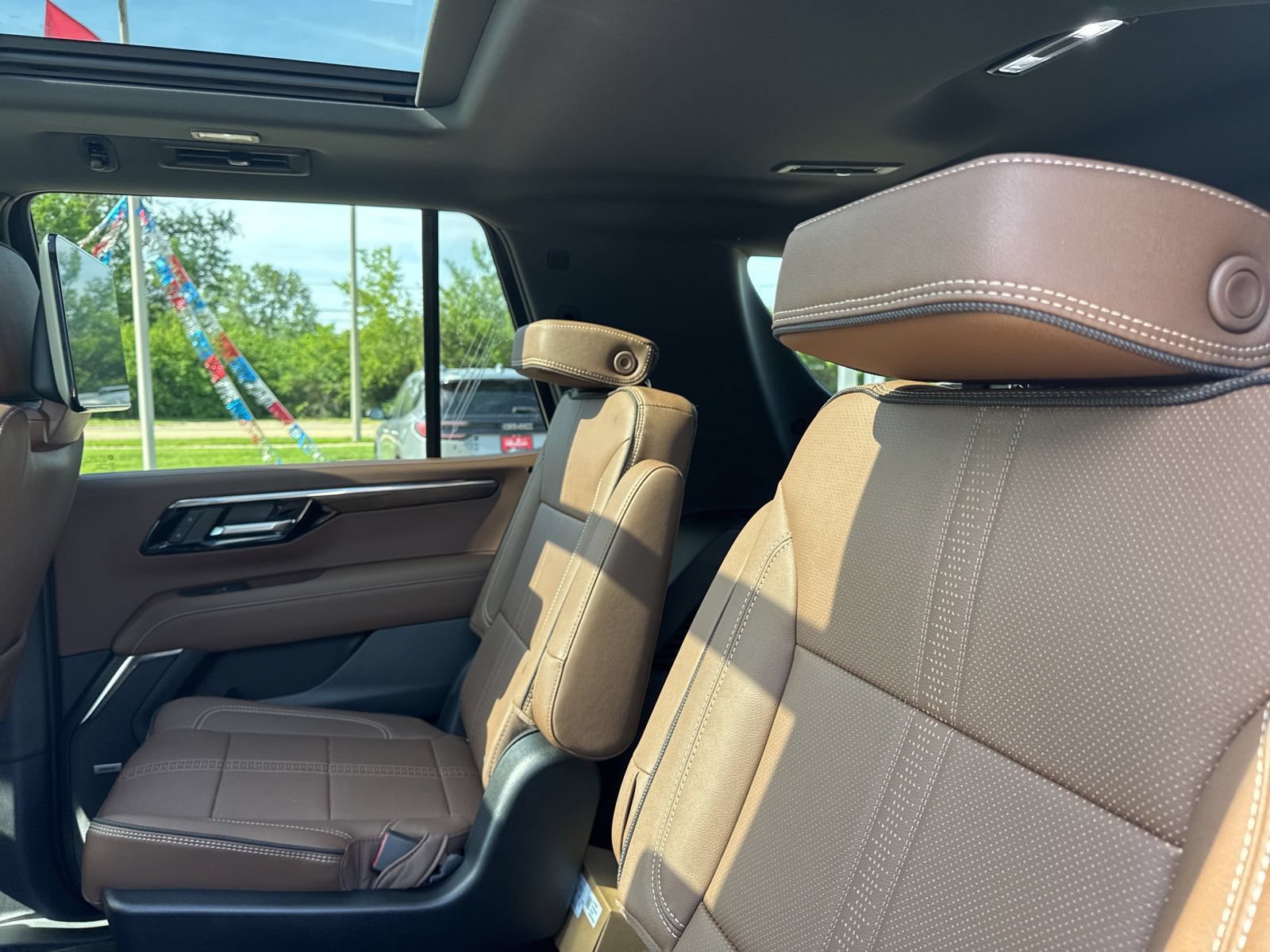 New 2026 Chevrolet Tahoe High Country AWD/4WD image 12