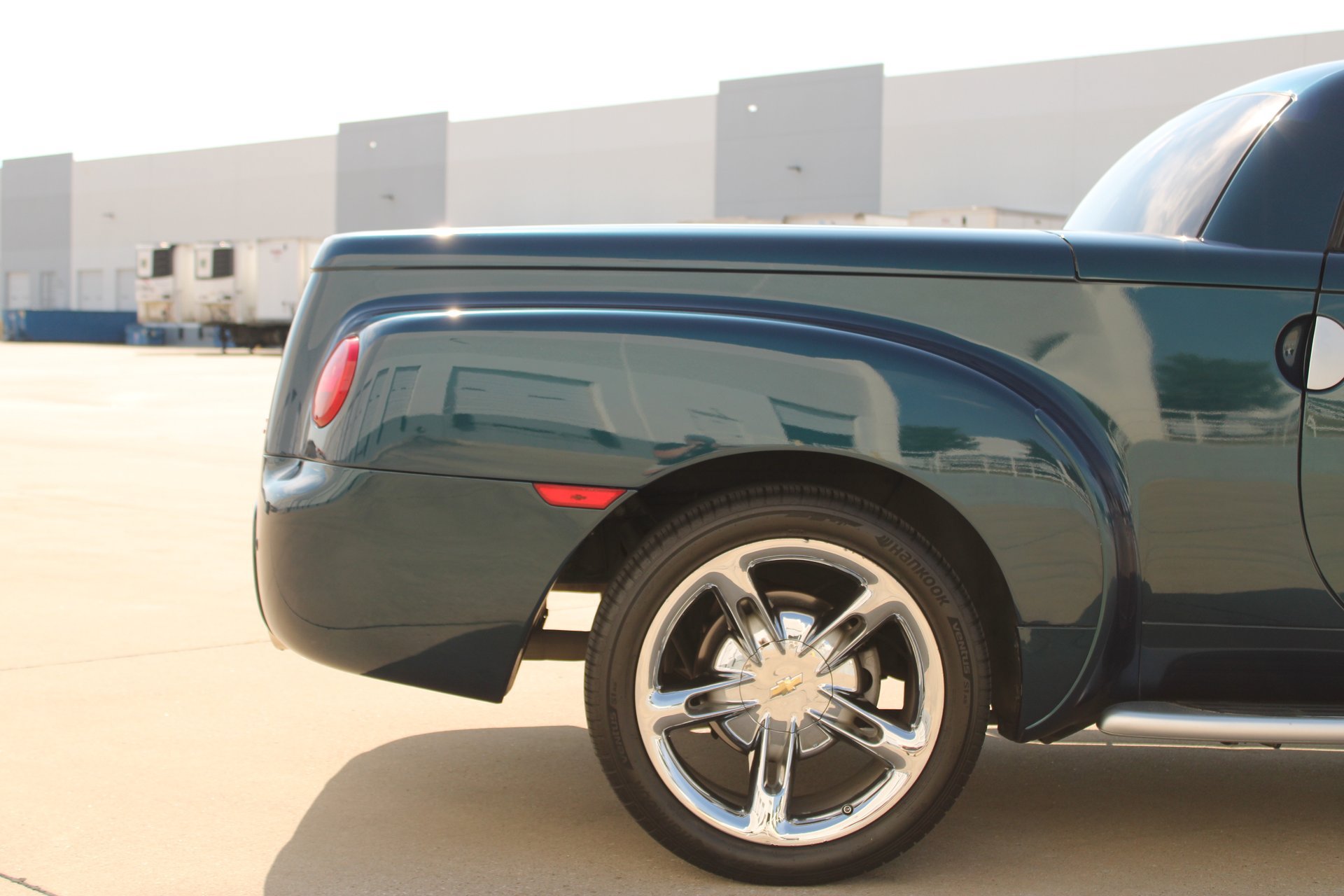 Used 2005 Chevrolet SSR w/ Preferred Equipment Group RWD image 31