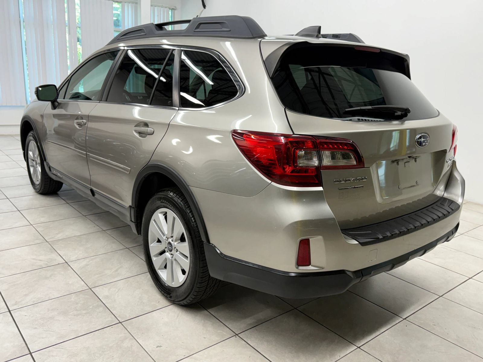Used 2017 Subaru Outback 2.5i Premium AWD/4WD image 7