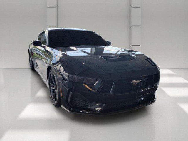 Used 2025 Ford Mustang GT RWD image 3