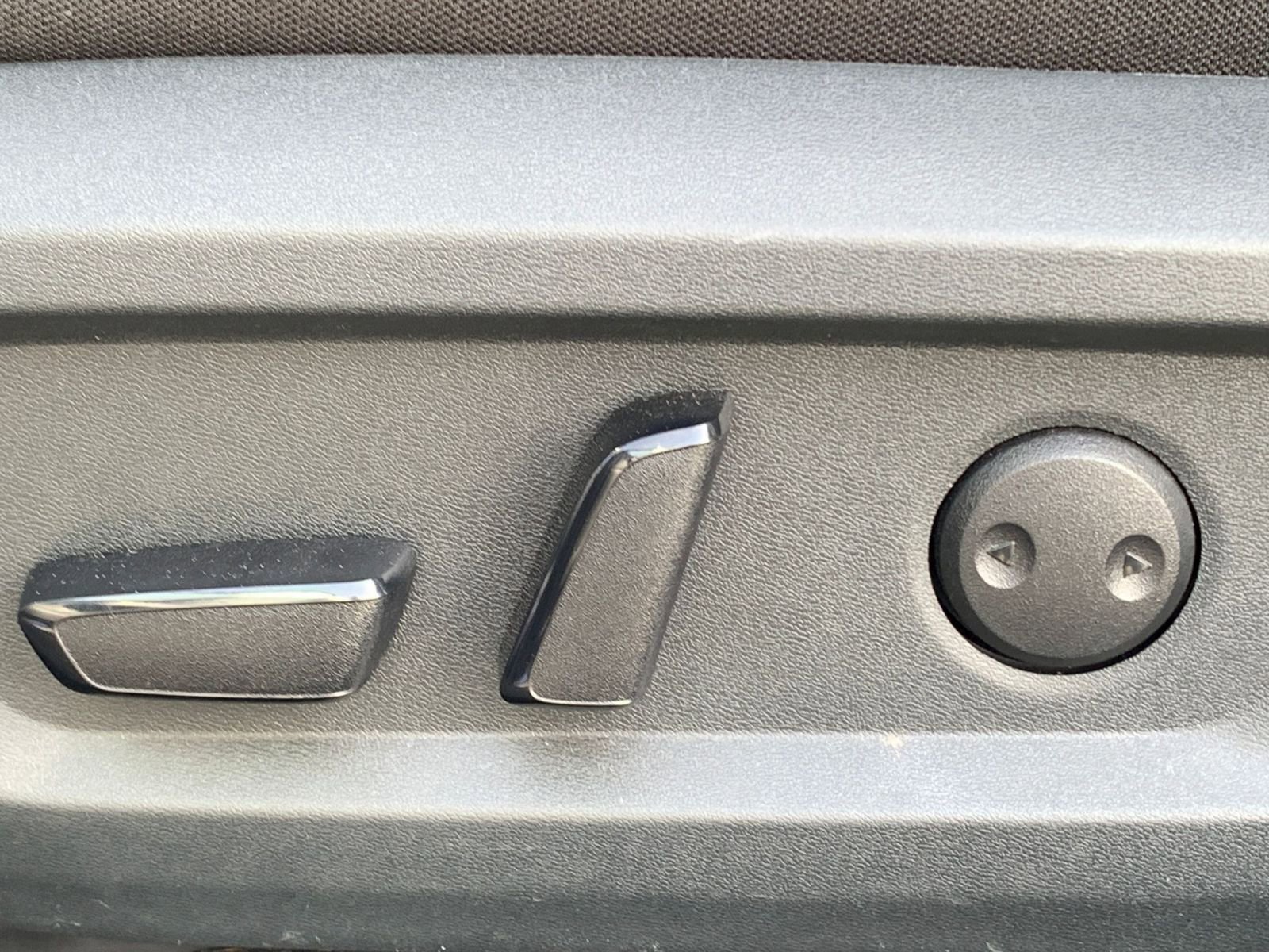 Used 2025 Nissan Rogue SV image 22