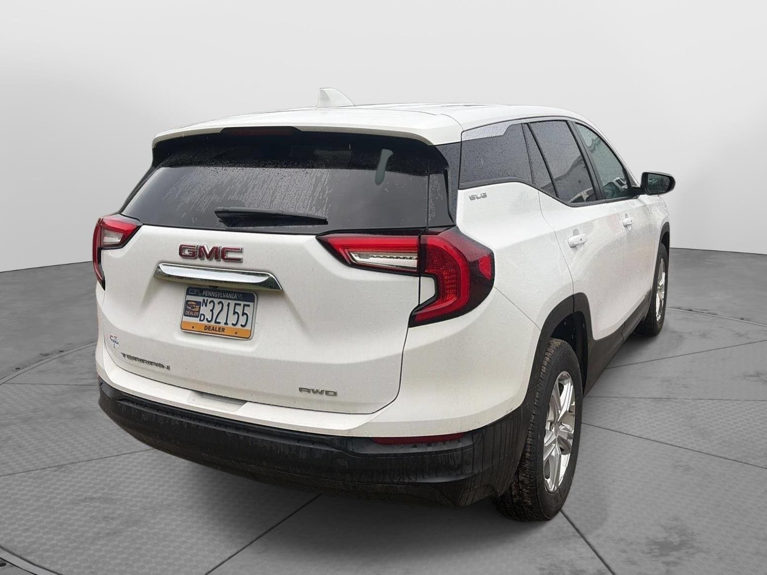 Used 2024 GMC Terrain SLE AWD/4WD image 5