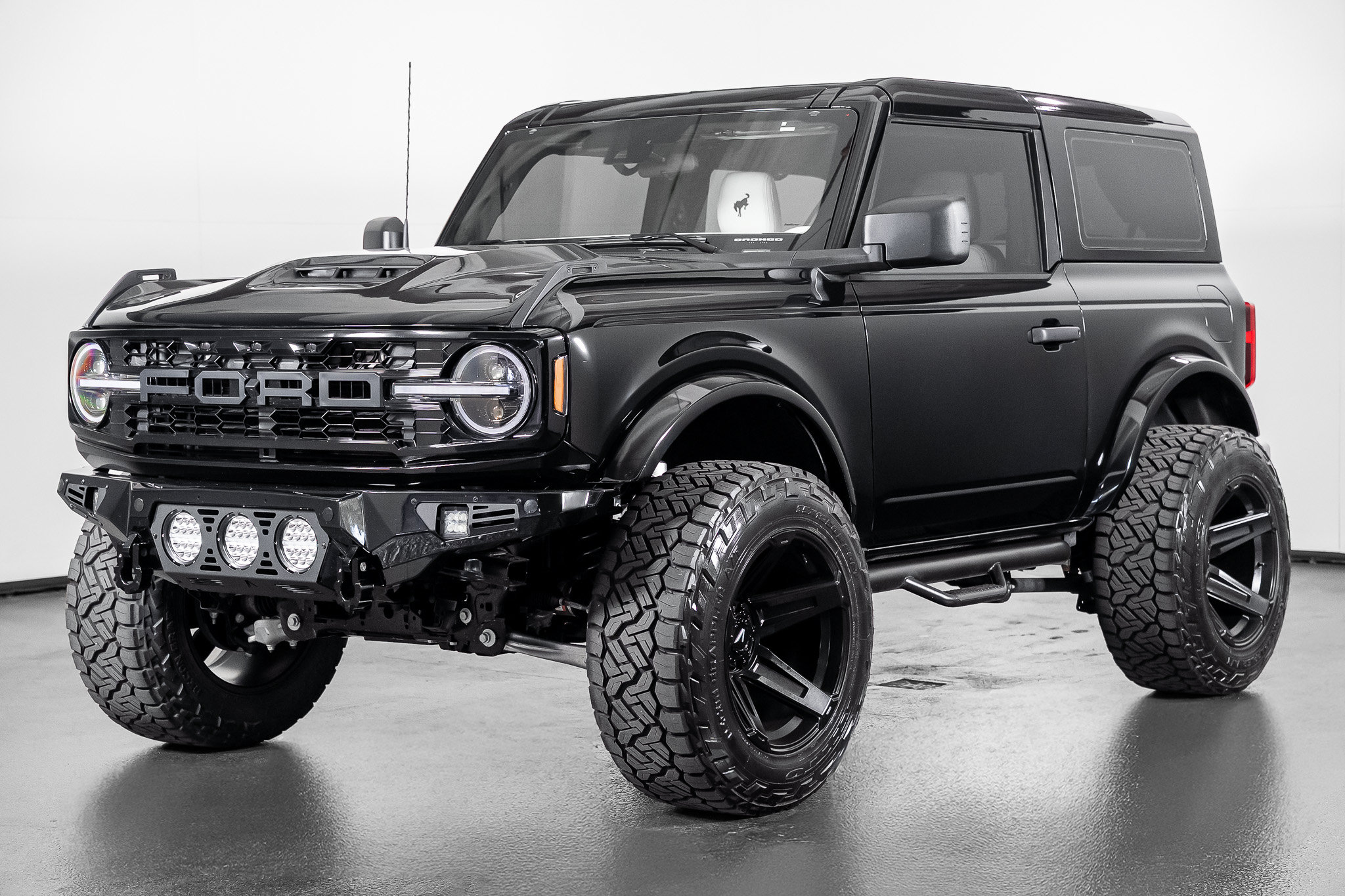 Used 2025 Ford Bronco 2-Door AWD/4WD image 12