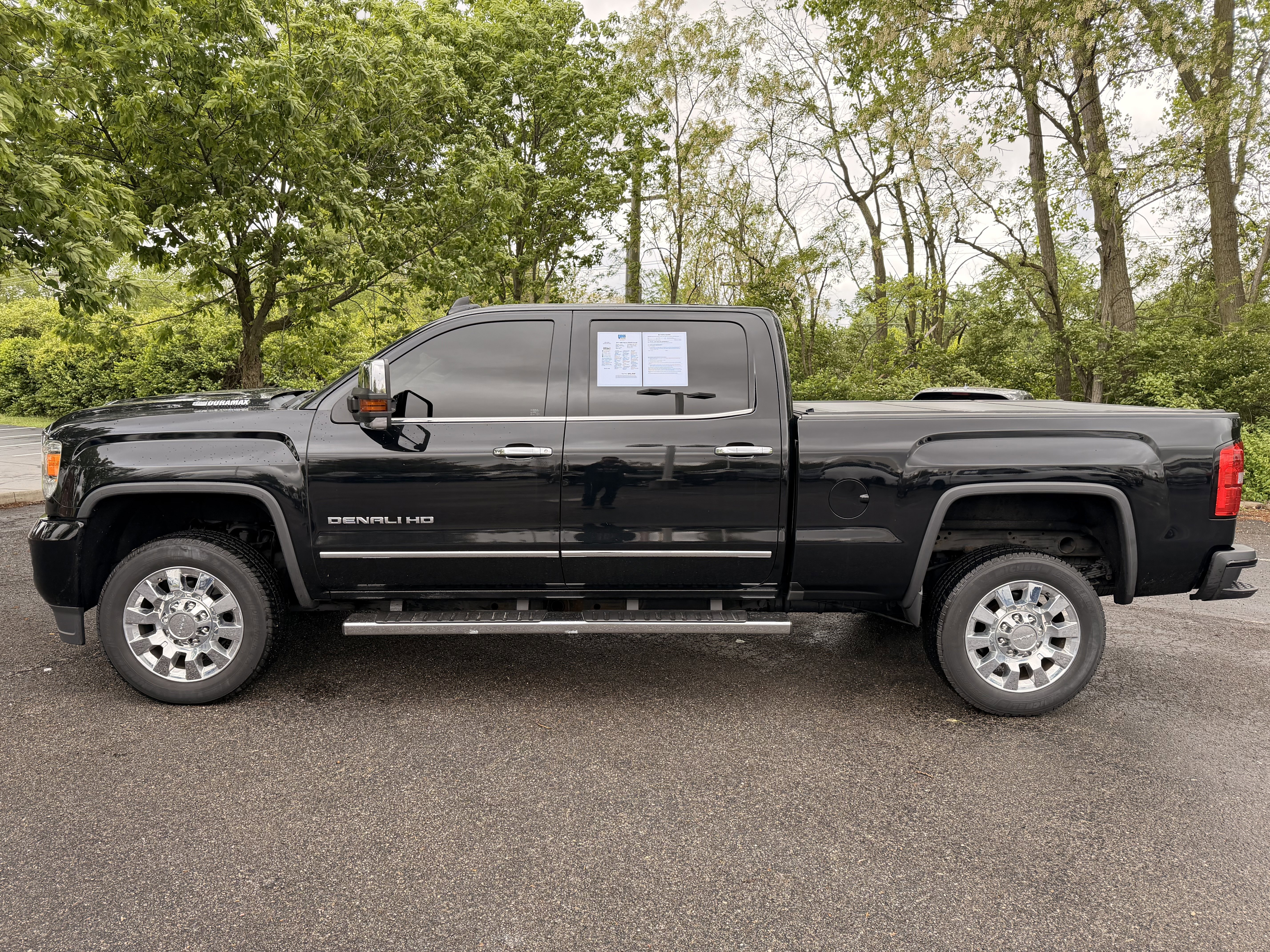 Used 2017 GMC Sierra 2500 Denali w/ Duramax Plus Package AWD/4WD image 6
