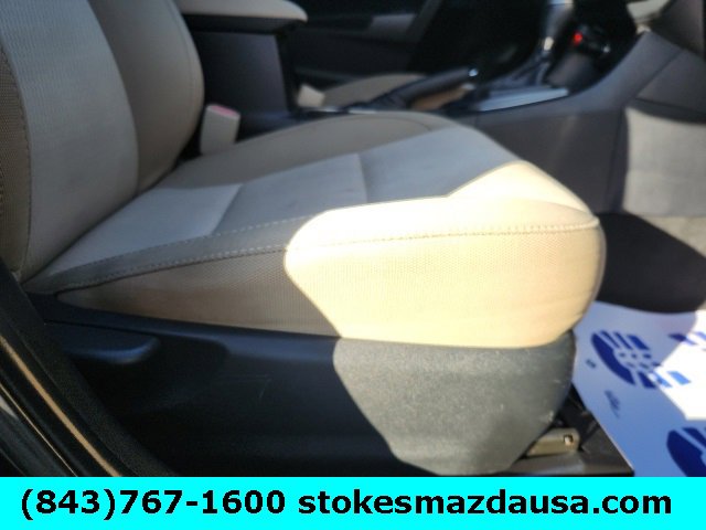 Used 2015 Toyota Corolla LE image 24