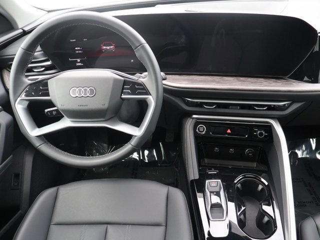 Used 2025 Audi Q5 Premium w/ Convenience Package image 21