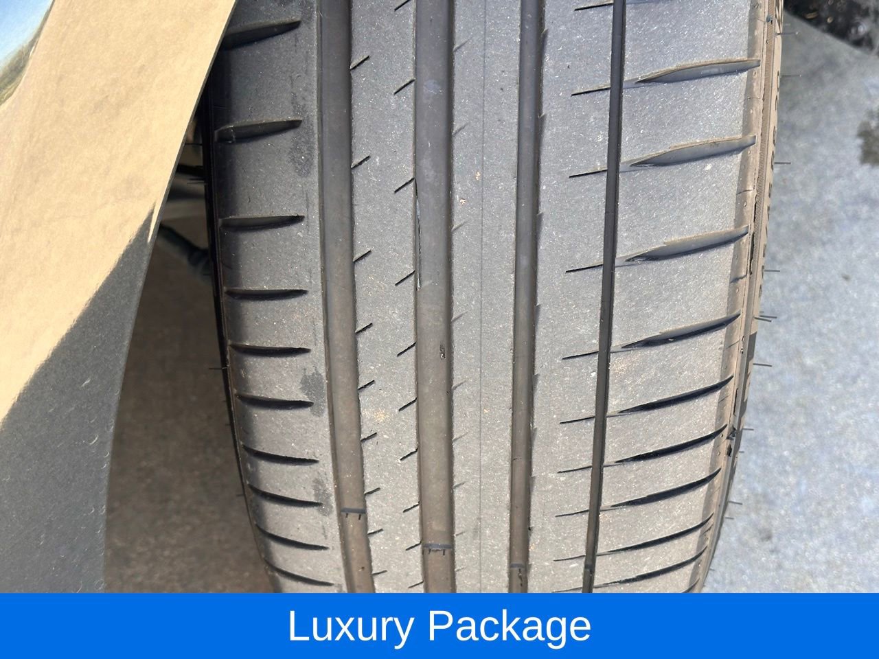 Used 2021 Lexus LS 500 w/ Luxury Package image 3