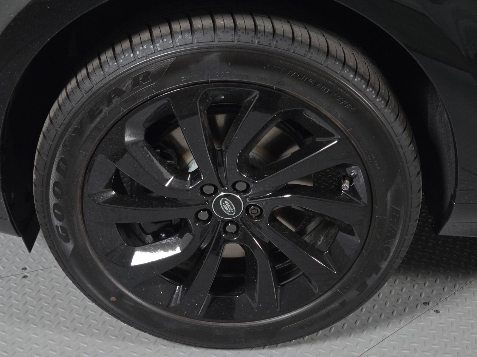New 2026 Land Rover Range Rover Evoque Hoxton AWD/4WD image 9