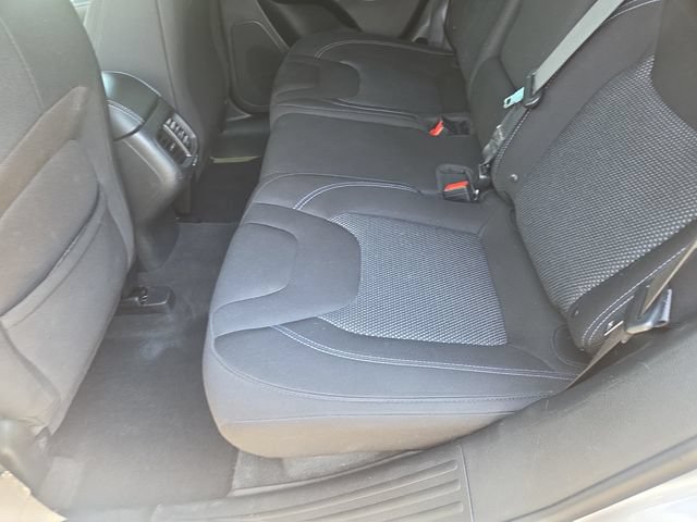 Used 2019 Jeep Cherokee Latitude w/ Cold Weather Group AWD/4WD image 28