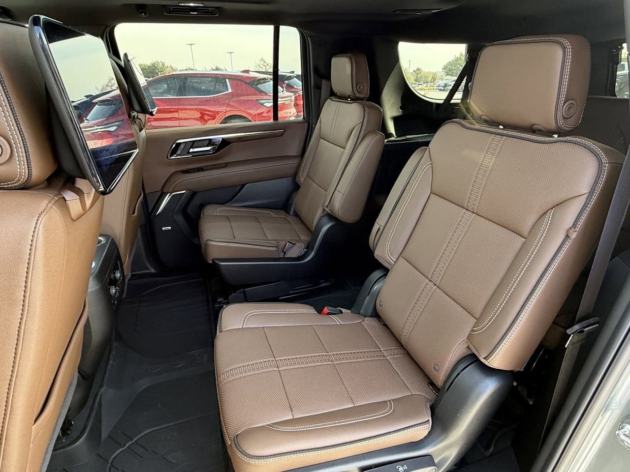 New 2026 Chevrolet Suburban High Country AWD/4WD image 25
