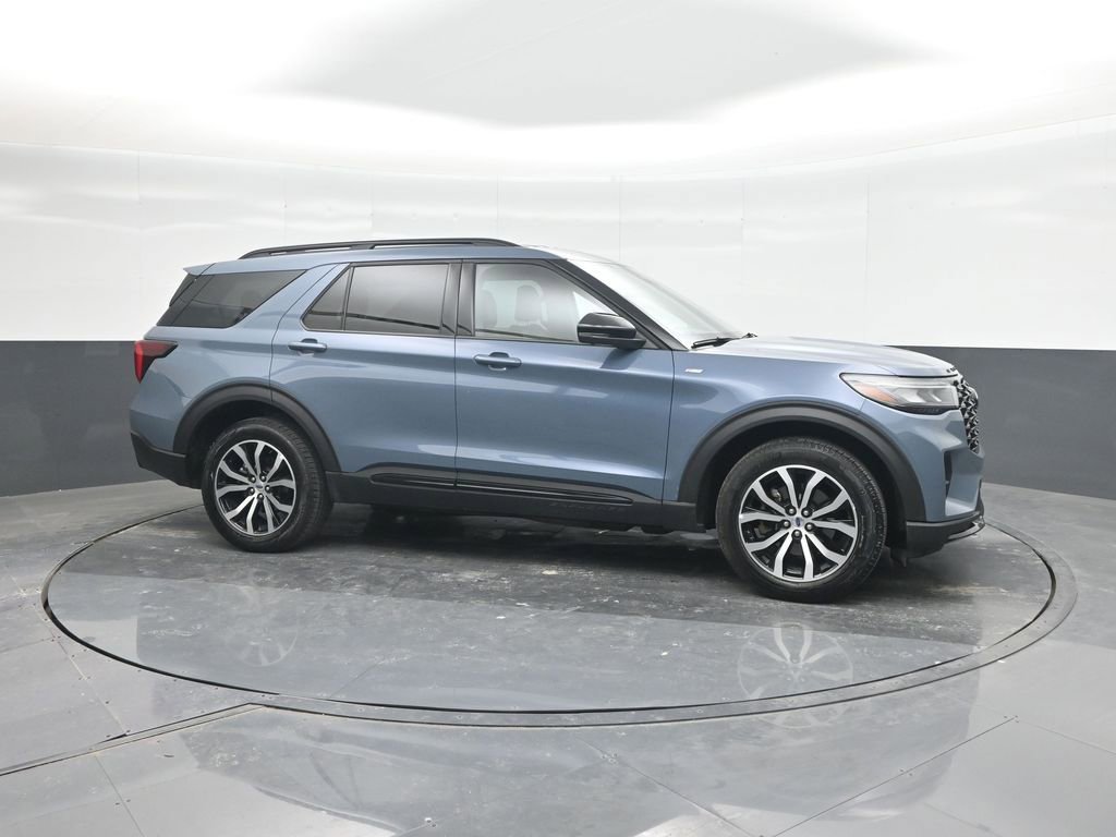 Certified 2025 Ford Explorer ST-Line AWD/4WD image 11