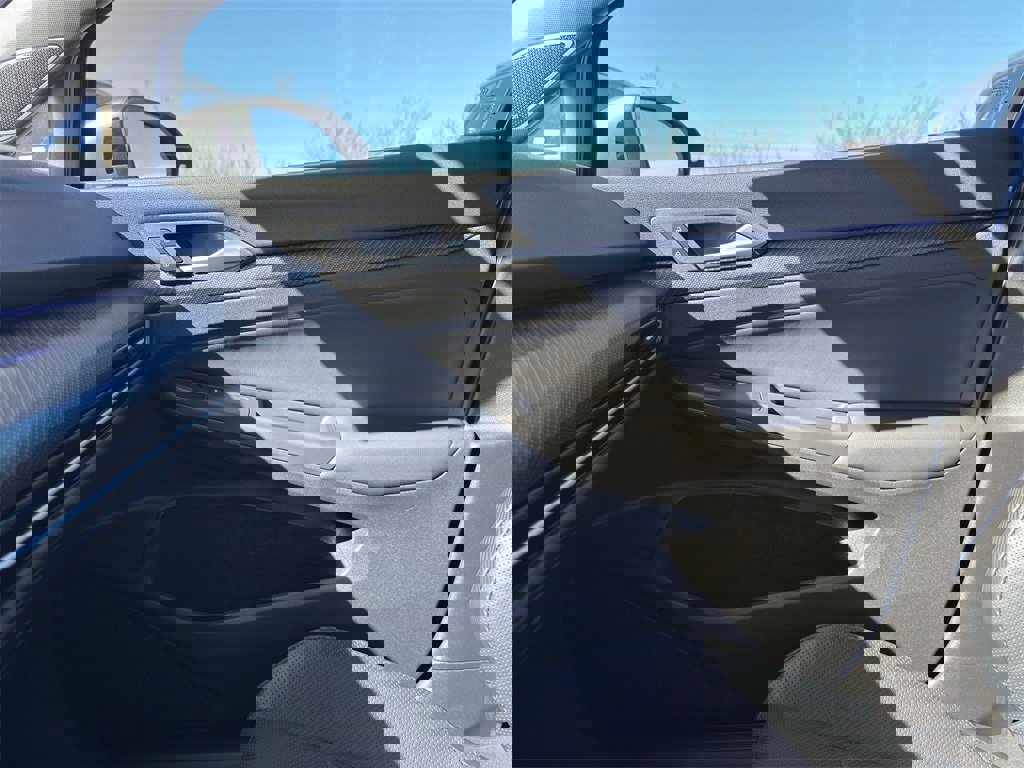 Used 2024 Volkswagen Golf R image 20