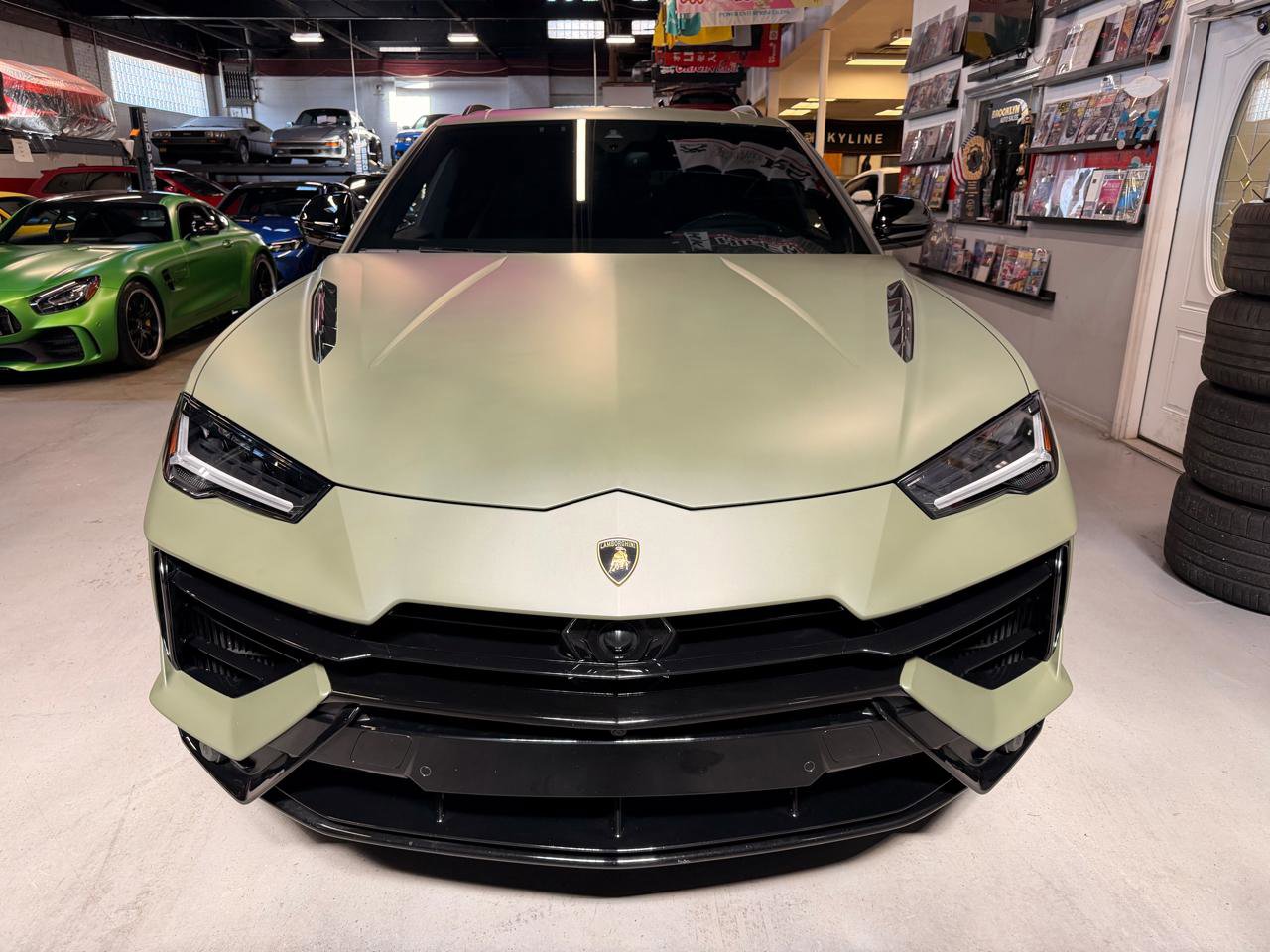 Used 2024 Lamborghini Urus S image 2