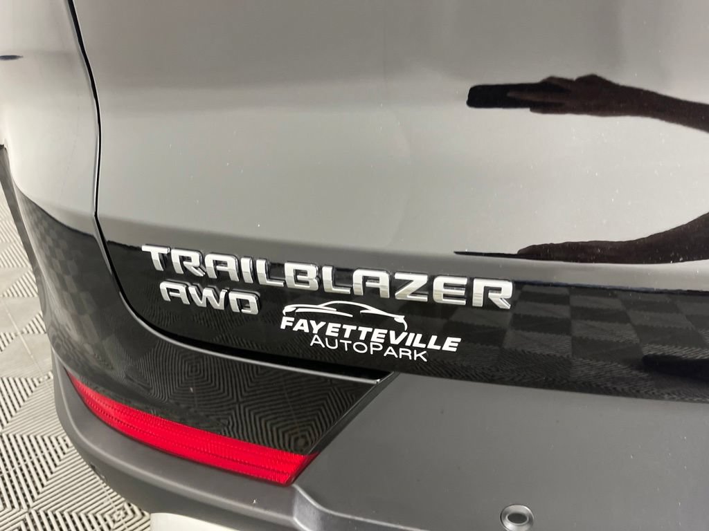 Certified 2024 Chevrolet TrailBlazer LT w/ LT Cold Weather Package AWD/4WD image 9