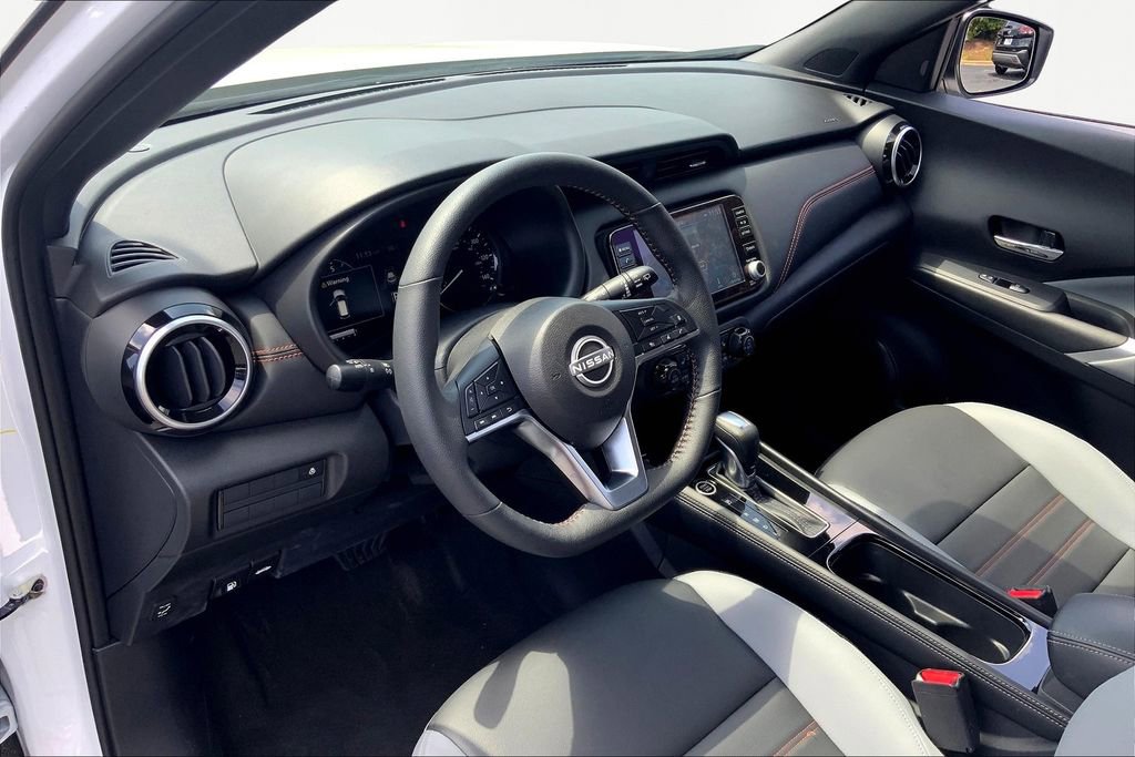 Used 2024 Nissan Kicks SR w/ SR Premium Package image 12