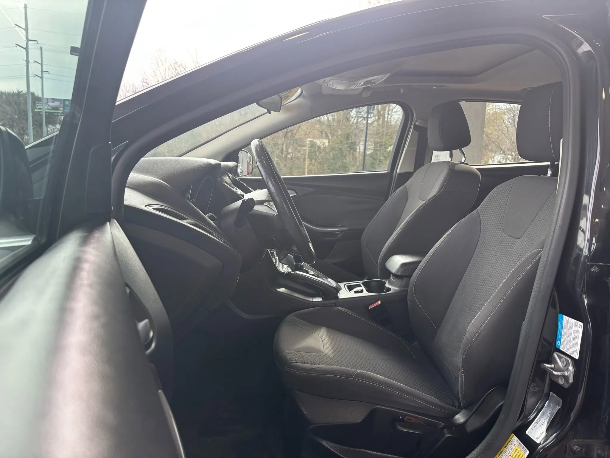 Used 2012 Ford Focus Titanium w/ Titanium Handling Pkg image 8