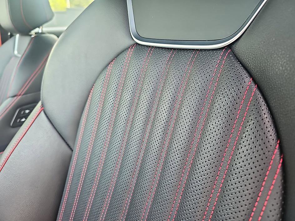 Used 2023 Genesis G70 2.0T w/ Sport Prestige Package image 17