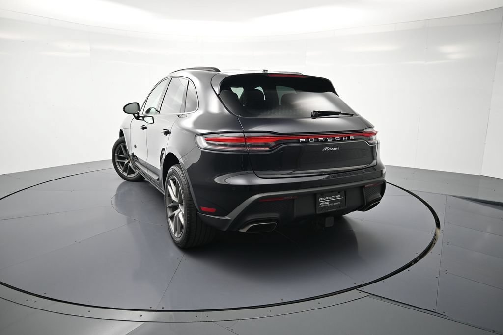 Certified 2025 Porsche Macan AWD/4WD image 36