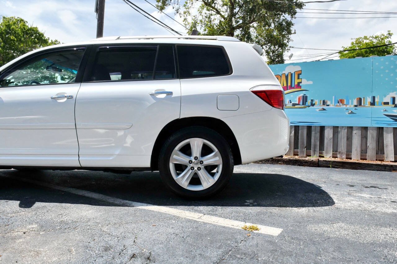 Used 2010 Toyota Highlander Limited AWD/4WD image 10