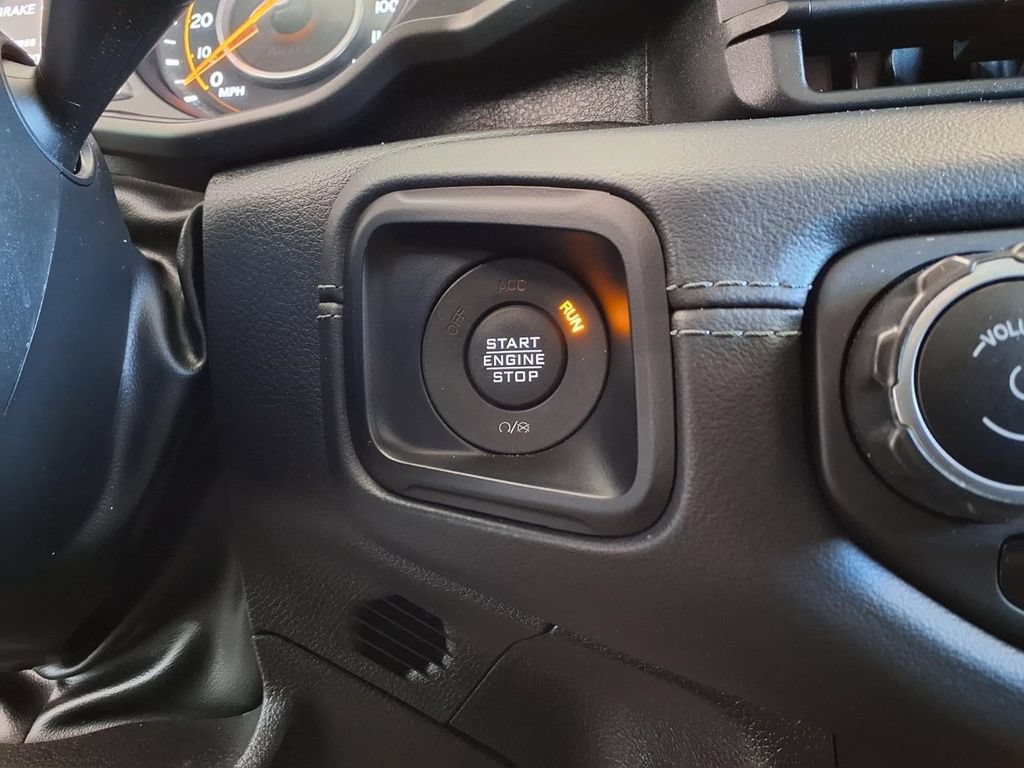Used 2024 Jeep Wrangler Unlimited Rubicon AWD/4WD image 8