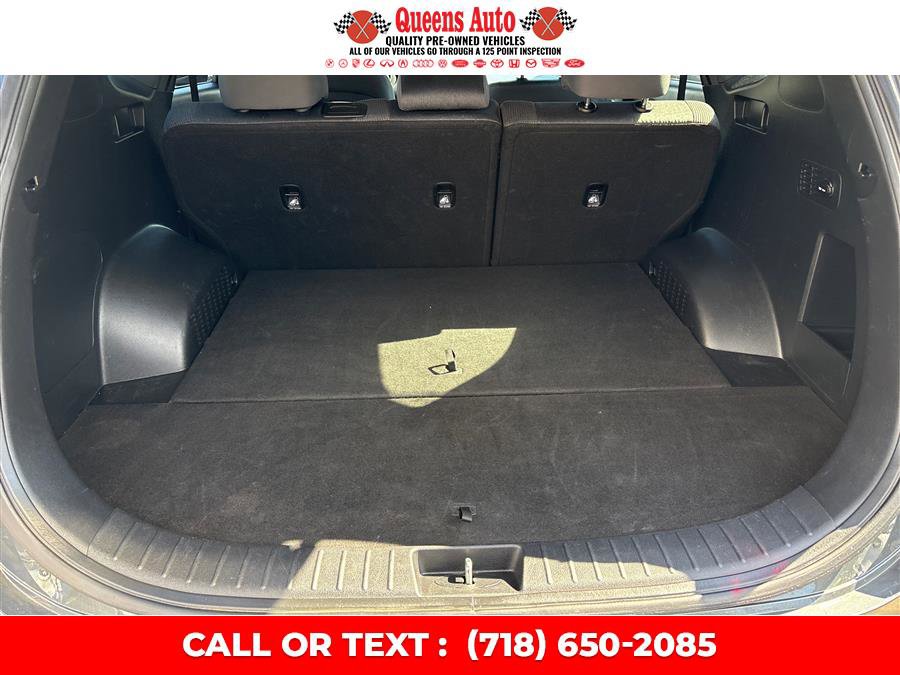 Used 2020 Hyundai Santa Fe SE image 13