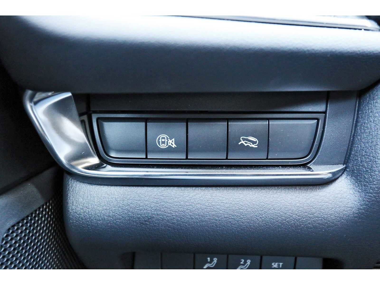 Certified 2025 MAZDA CX-30 AWD 2.5 S w/ Preferred Package image 19