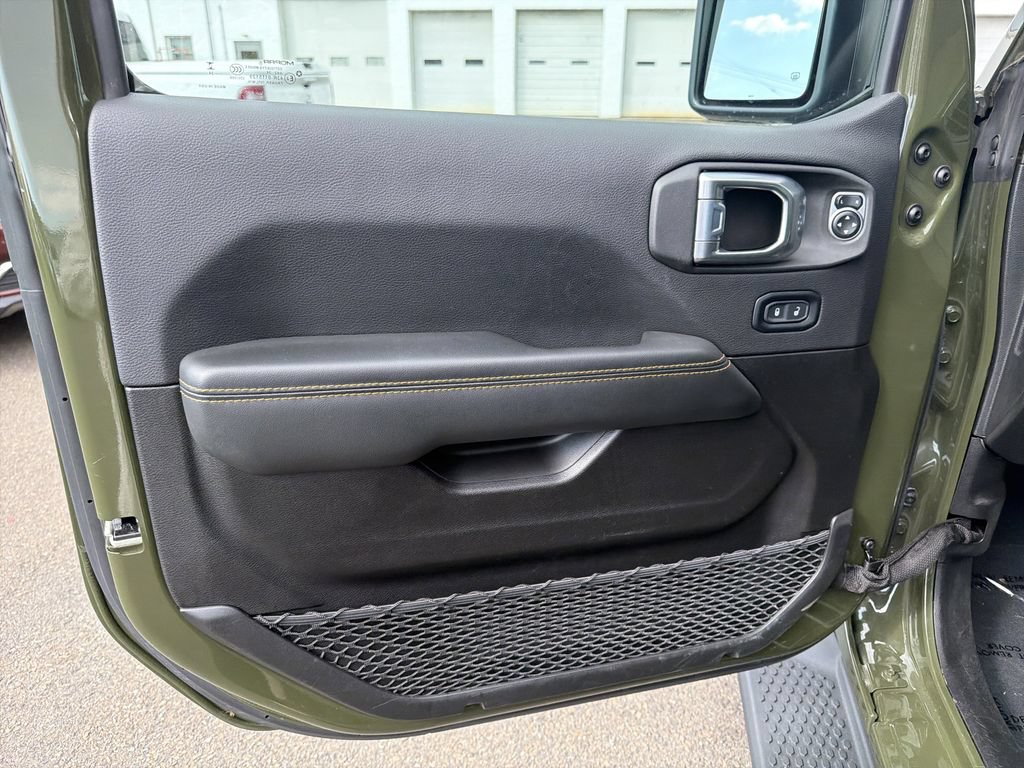 Used 2024 Jeep Wrangler Unlimited Sahara w/ Safety Group AWD/4WD image 11