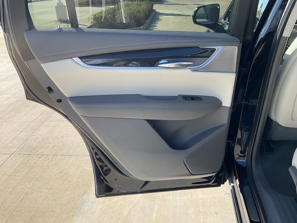 Used 2023 Cadillac XT6 Premium Luxury w/ LPO, Floor Liner Package AWD/4WD image 21