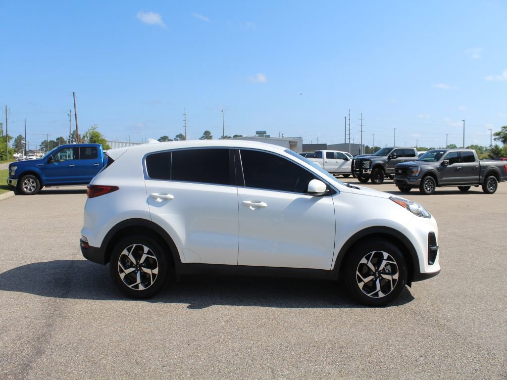 Used 2022 Kia Sportage LX image 9