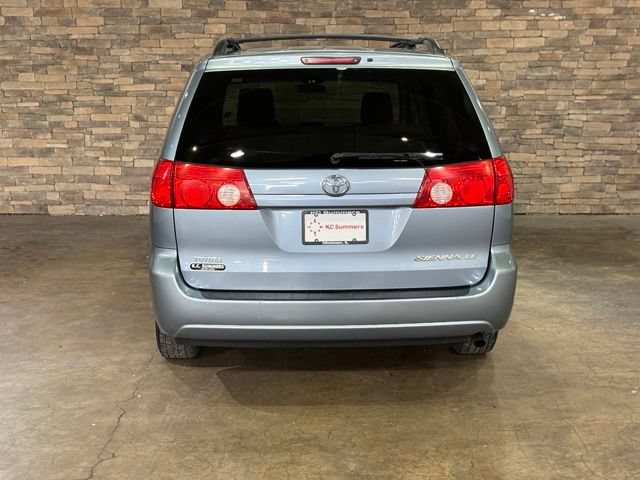 Used 2010 Toyota Sienna LE FWD image 6