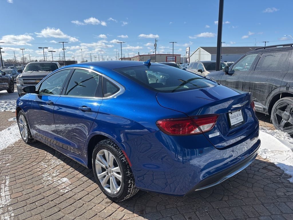 Used 2016 Chrysler 200 Limited w/ Convenience Group image 3