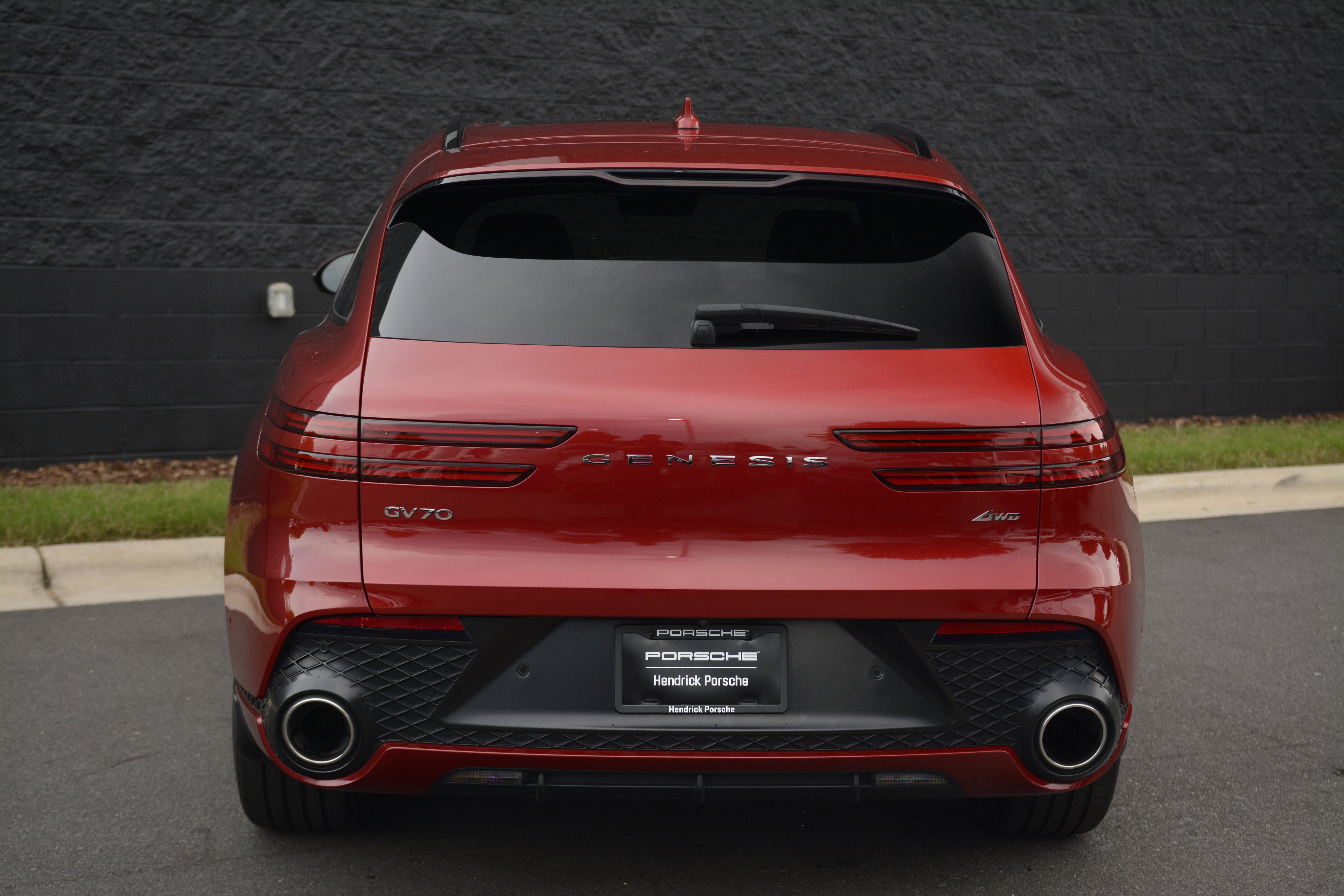 Used 2023 Genesis GV70 2.5T w/ Sport Prestige Package AWD/4WD image 6