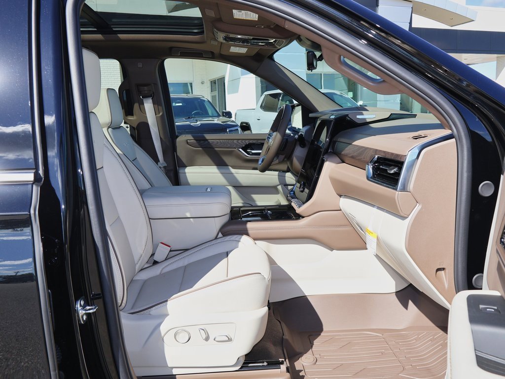 New 2026 GMC Yukon XL Denali w/ Denali Reserve Package image 38