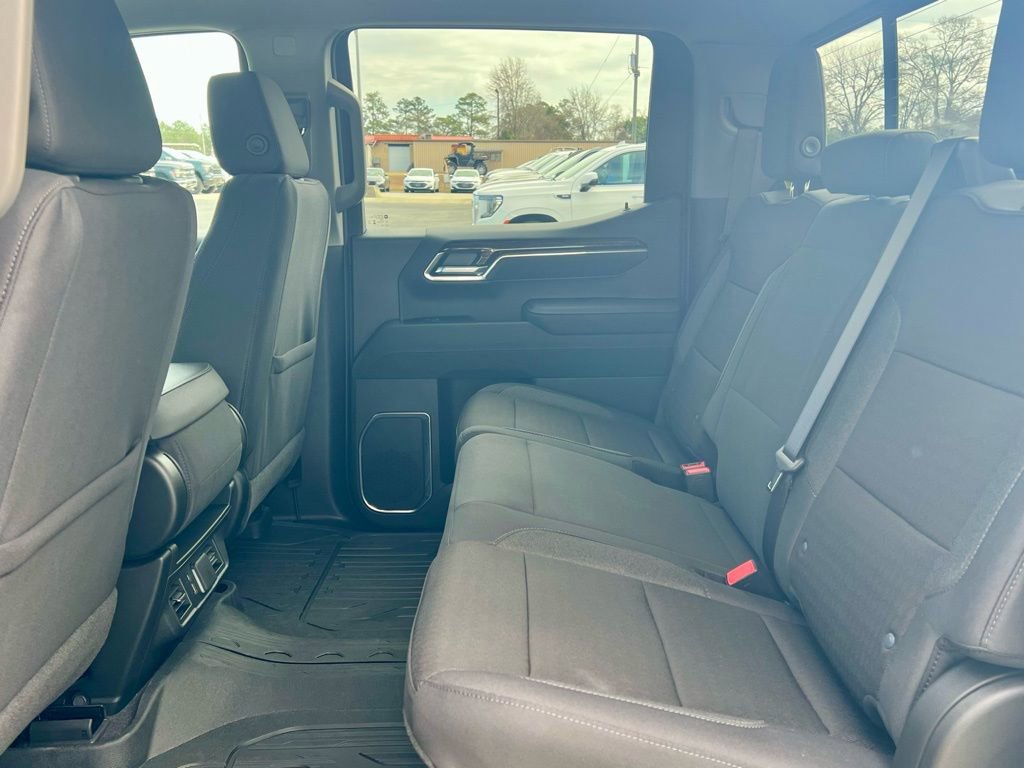 New 2026 GMC Sierra 1500 SLE image 14