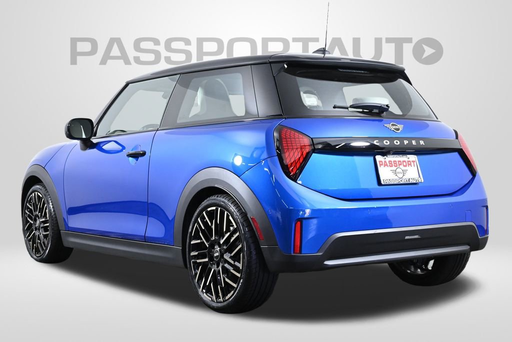 Certified 2025 MINI Cooper 2-Door Hardtop image 6