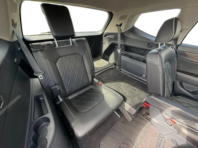 Certified 2024 Volkswagen Atlas SEL Premium R-Line AWD/4WD image 23