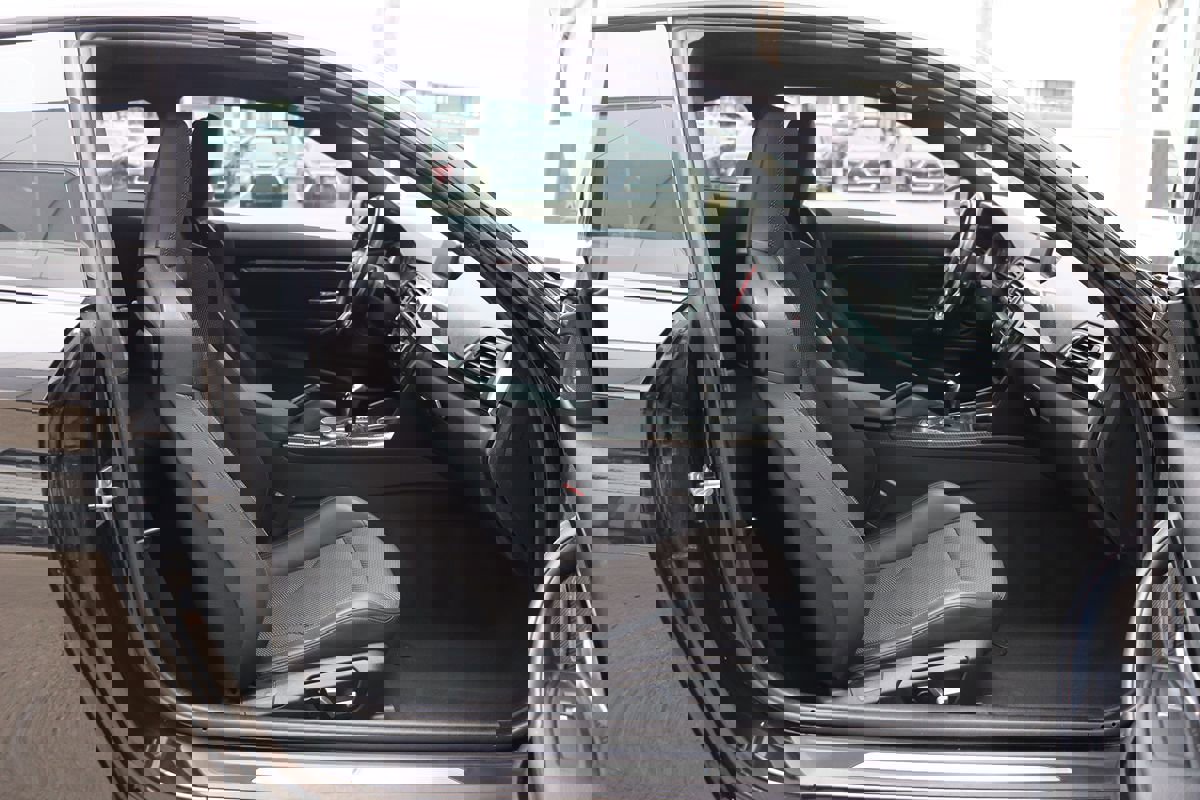 Used 2018 BMW M4 Coupe image 30