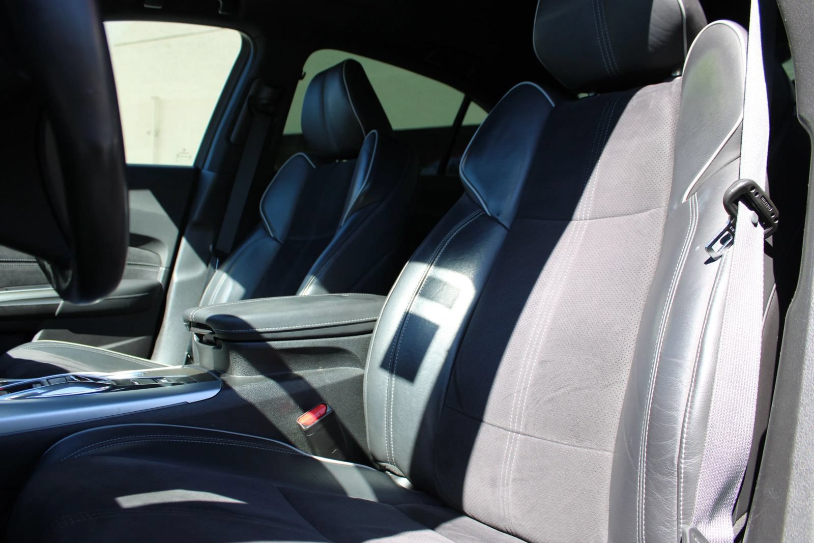 Used 2018 Acura TLX w/ Technology & A-SPEC Package FWD image 11