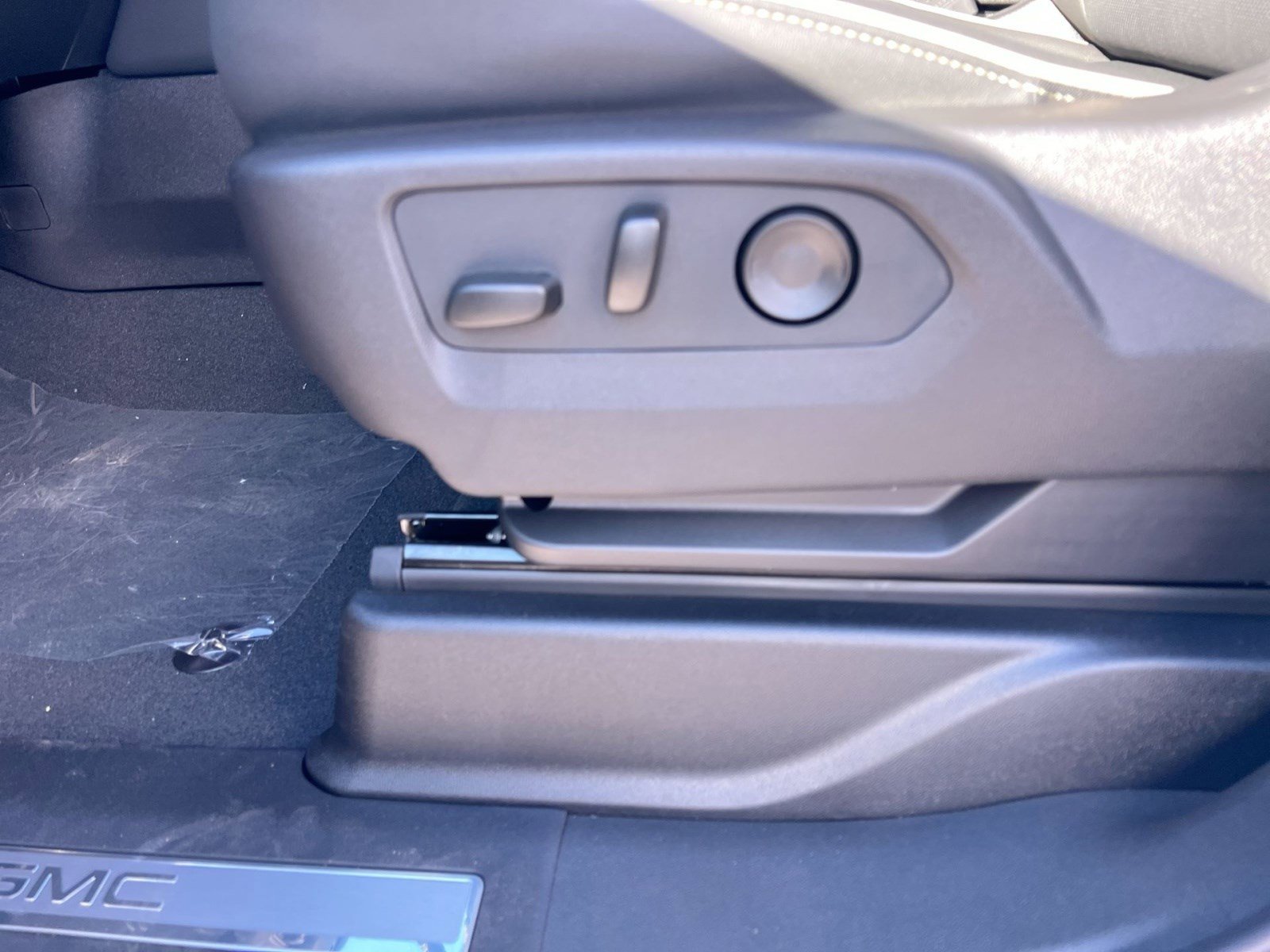 New 2026 GMC Yukon Elevation image 13