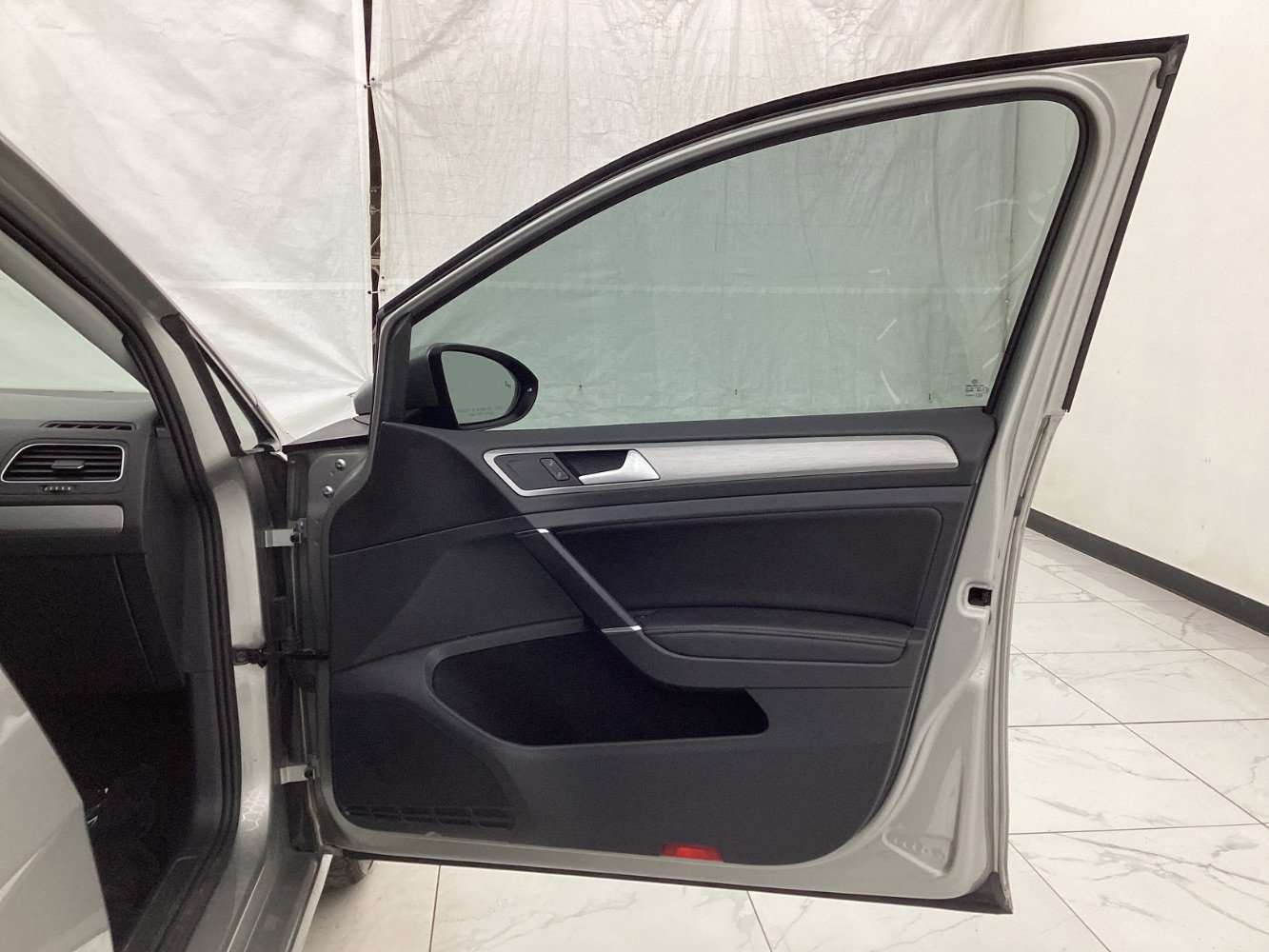 Used 2017 Volkswagen Golf Wolfsburg Edition image 19