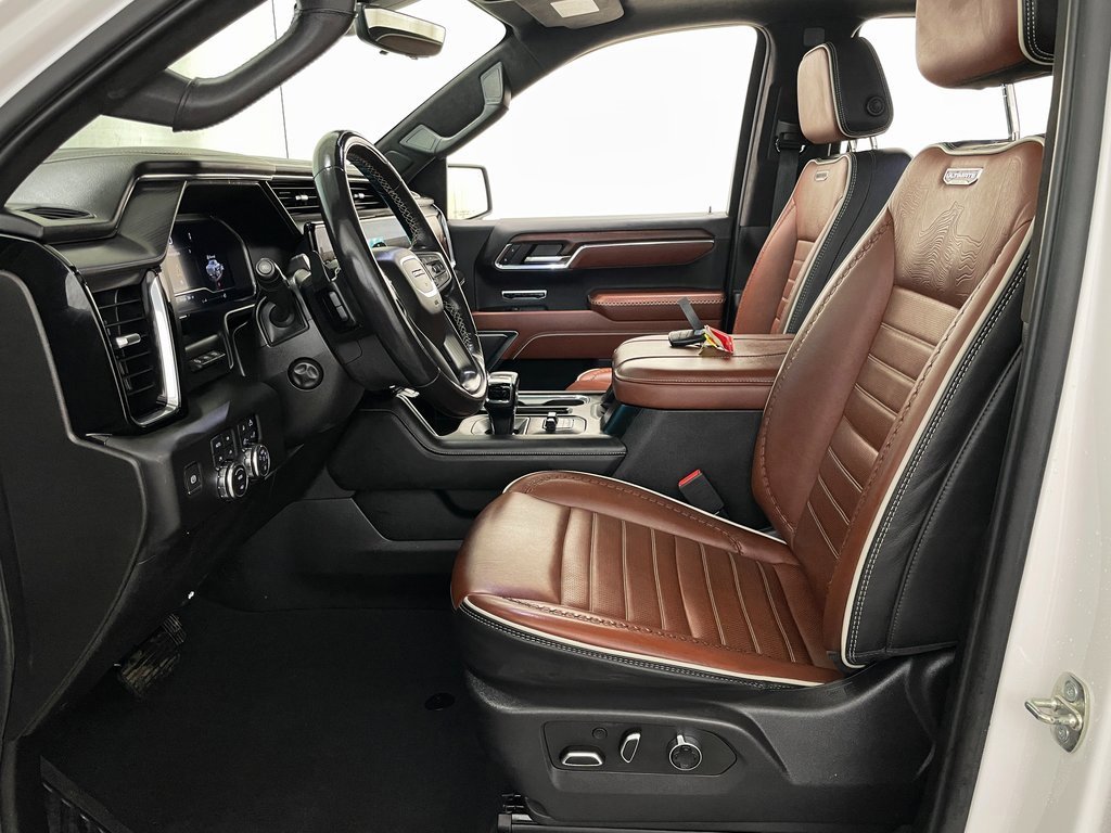 Used 2024 GMC Sierra 1500 Denali Ultimate image 8