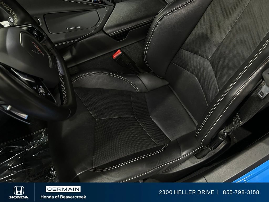 Used 2021 Chevrolet Corvette Stingray Coupe w/ Z51 Performance Package RWD image 19